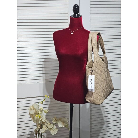 NWT HKWIP Women's Beige The Quilted Everyday Shopper Tote Bag Large  2924 - Picture 4 of 14